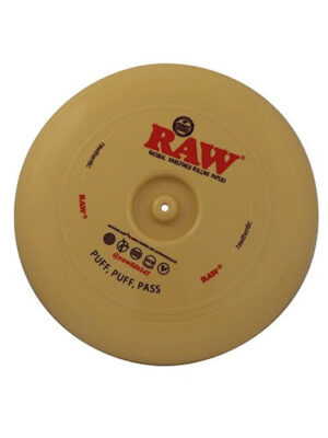 Frisbee1.jpg Frisbee RAW